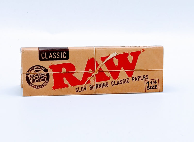 Raw 1 1/4 Classic Rolling Papers $3.00
